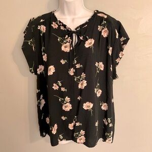 Buffalo David Bitton black and floral blouse. XXL